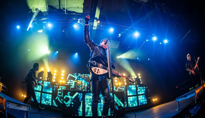 Boys Like Girls, iDKHOW & Arrows In Action